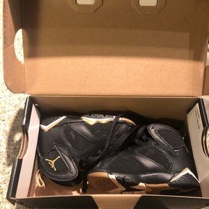 Kids Jordan 7 retro 5c toddler size 5 black gold